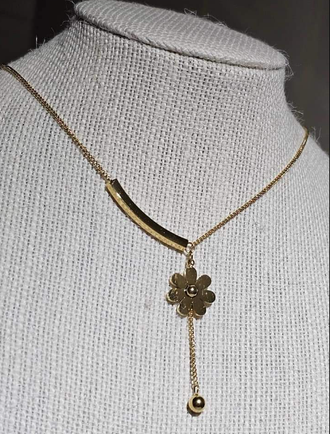 Flower Hanging Style Exquisite Necklace